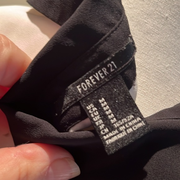 dressy sleeveless top with tie at bottom waist level - Picture 4 of 4